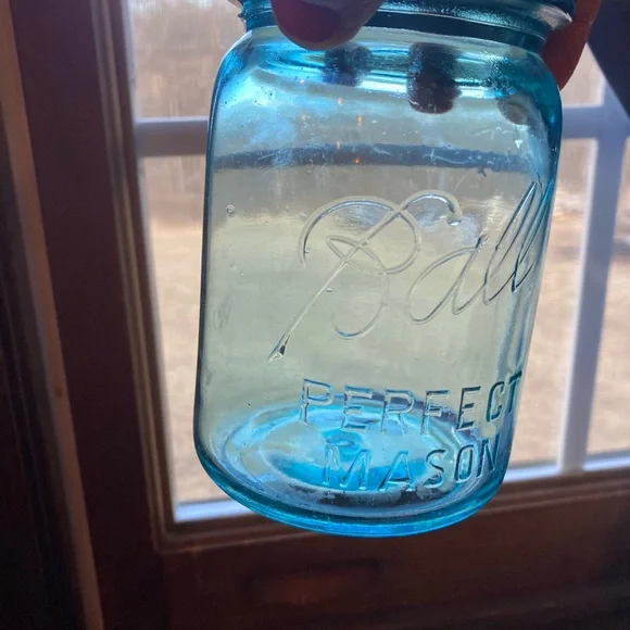 Vintage Aqua Ball Glass Mason Jars with Zinc Lids - Picture 11 of 14